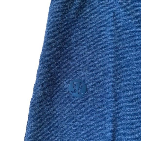 Lululemon Men's Basic T-shirt - Picture 4 of 7
